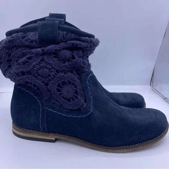 The Sak suede pull-on blue booties crochet stitching detail women Size 6 - Picture 10 of 11